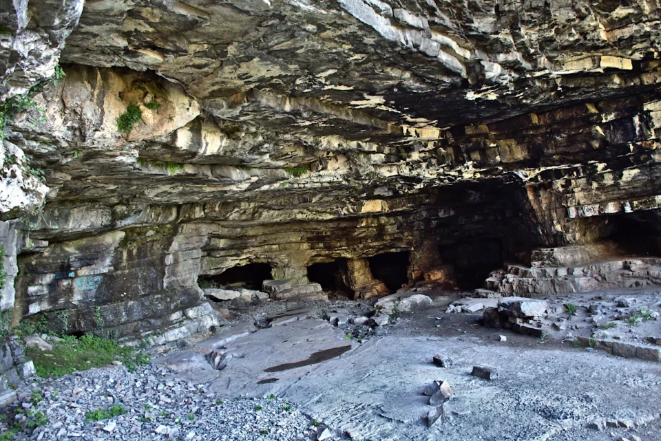 Temnata dupka cave