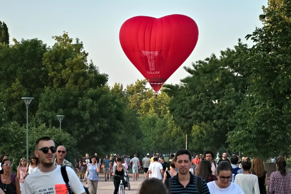 Hot air balloon in South park
