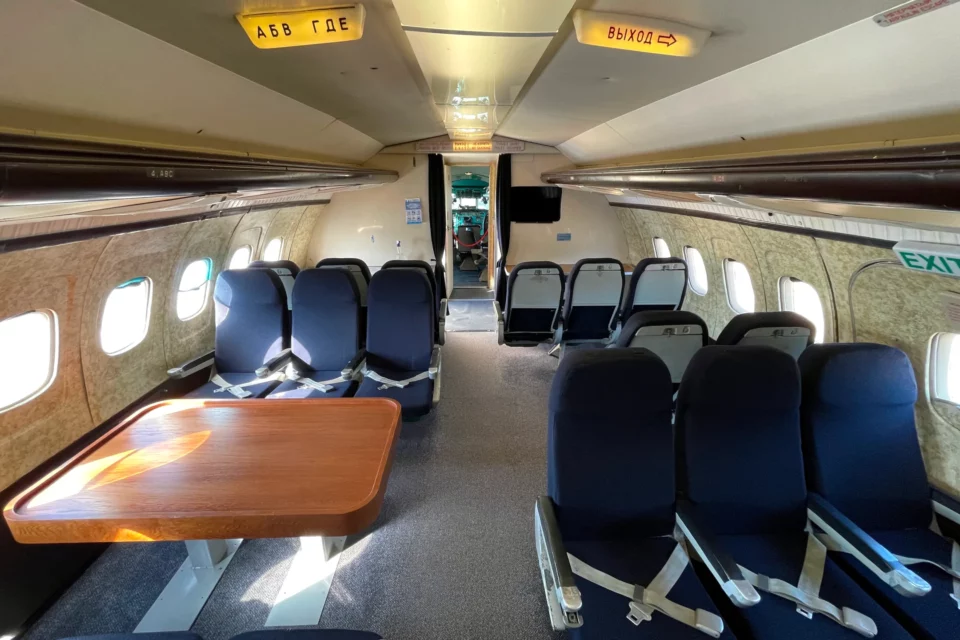 Inside the Tu-154