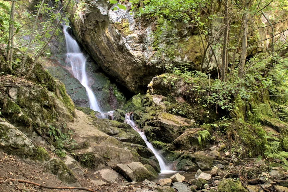 Dobrinishki waterfall