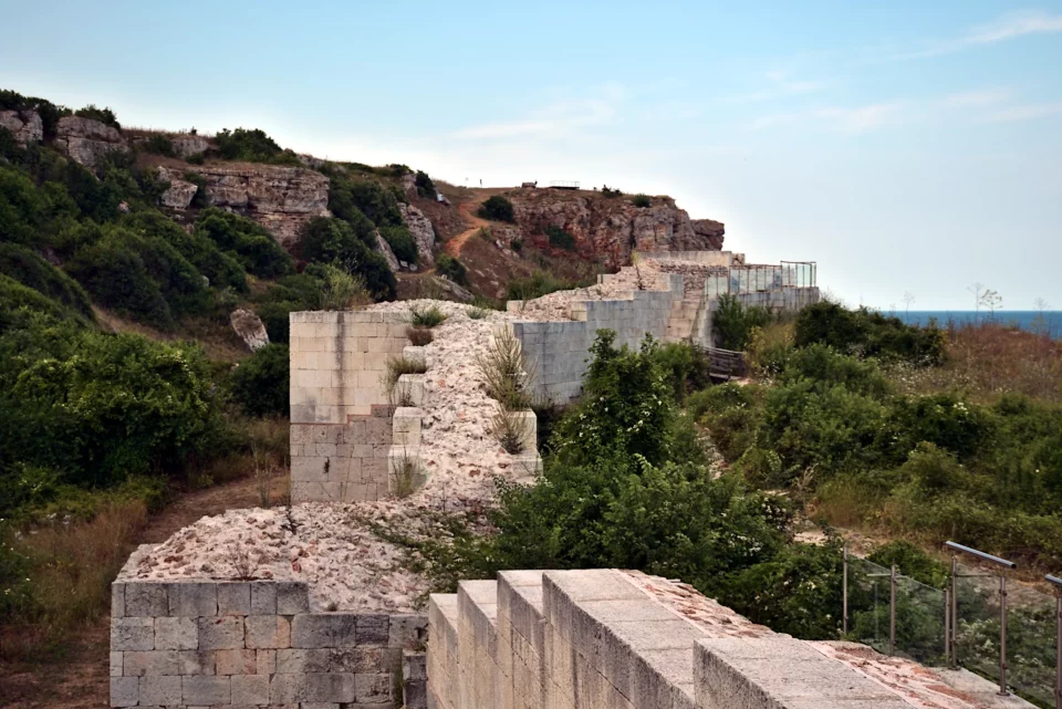 Yaylata fortress: ramparts
